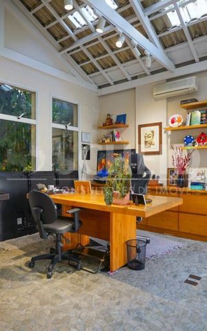 Casa à venda com 420m², 3 quartos e 3 vagas