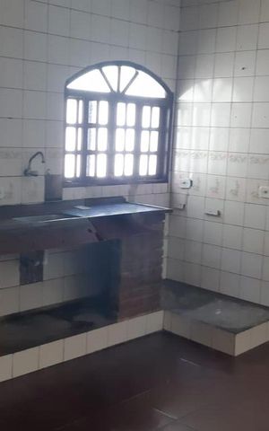 Casa à venda com 223m², 4 quartos e sem vaga