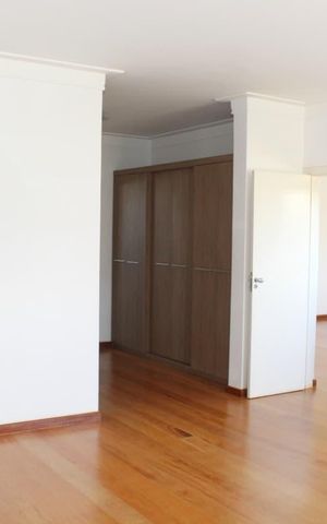 Casa para alugar com 260m², 3 quartos e 4 vagas Casa para alugar com 260m², 3 quartos e 4 vagasQuarto