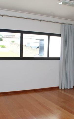 Casa para alugar com 260m², 3 quartos e 4 vagas Casa para alugar com 260m², 3 quartos e 4 vagasQuarto