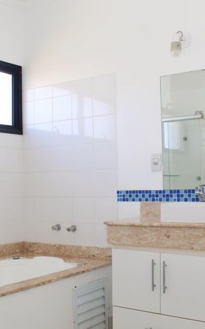 Casa para alugar com 260m², 3 quartos e 4 vagas Casa para alugar com 260m², 3 quartos e 4 vagasBanheiro