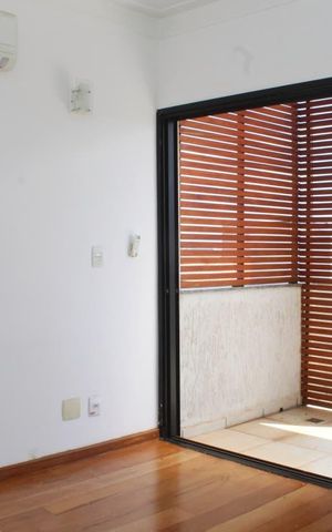 Casa para alugar com 260m², 3 quartos e 4 vagas Casa para alugar com 260m², 3 quartos e 4 vagasQuarto