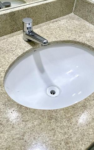 Apartamento para alugar com 61m², 2 quartos e 1 vaga Apartamento para alugar com 61m², 2 quartos e 1 vagaBanheiro da Suíte