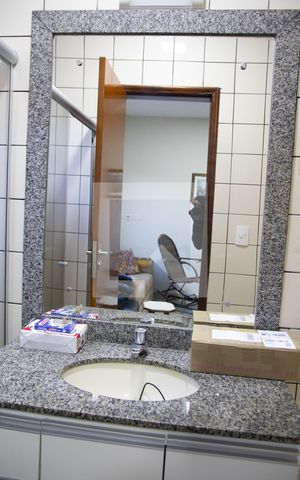Casa à venda com 250m², 4 quartos e 2 vagas Casa à venda com 250m², 4 quartos e 2 vagasBanheiro da Suíte 1