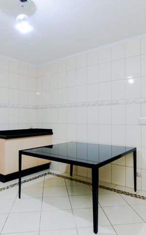 Casa para alugar com 133m², 2 quartos e 2 vagasCozinha