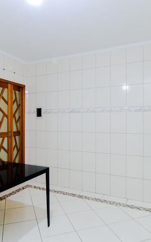 Casa para alugar com 133m², 2 quartos e 2 vagasCozinha