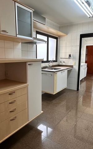 Apartamento para alugar com 138m², 3 quartos e 2 vagas