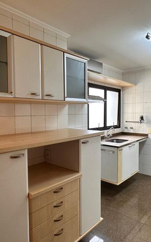 Apartamento para alugar com 138m², 3 quartos e 2 vagas