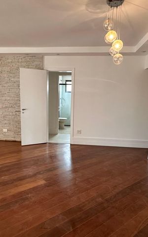 Apartamento para alugar com 138m², 3 quartos e 2 vagas