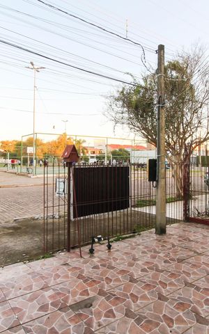 Casa à venda com 130m², 3 quartos e 2 vagas Casa à venda com 130m², 3 quartos e 2 vagasÁrea externa