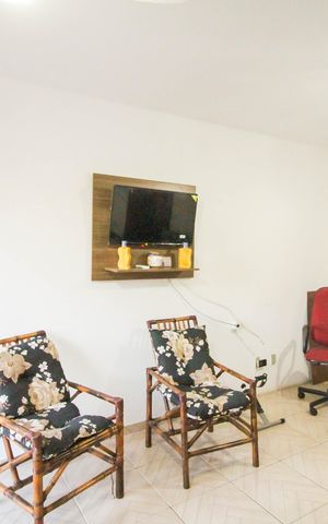 Casa à venda com 130m², 3 quartos e 2 vagas Casa à venda com 130m², 3 quartos e 2 vagasSala