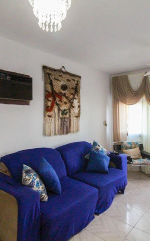 Casa à venda com 130m², 3 quartos e 2 vagas Casa à venda com 130m², 3 quartos e 2 vagasSala