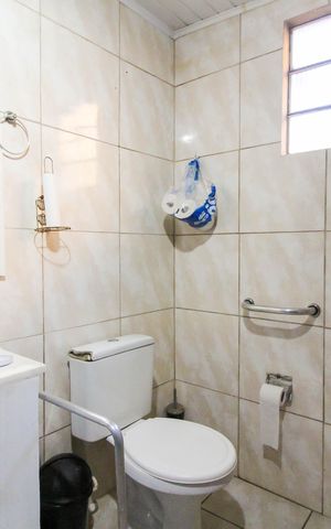 Casa à venda com 130m², 3 quartos e 2 vagas Casa à venda com 130m², 3 quartos e 2 vagasBanheiro 2