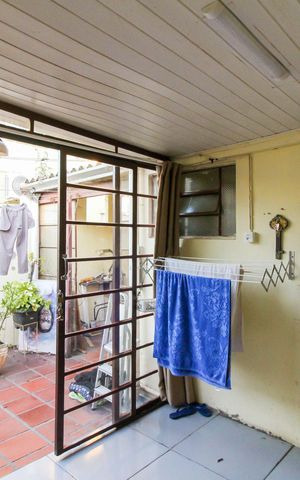Casa à venda com 130m², 3 quartos e 2 vagas Casa à venda com 130m², 3 quartos e 2 vagasCozinha