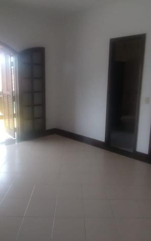 Casa para alugar com 160m², 3 quartos e 3 vagas Casa para alugar com 160m², 3 quartos e 3 vagasSuíte