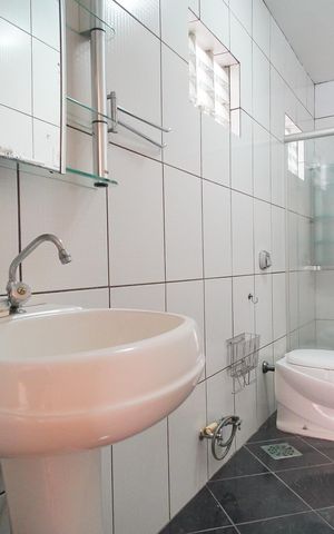 Casa para alugar com 208m², 4 quartos e 2 vagasBanheiro 1