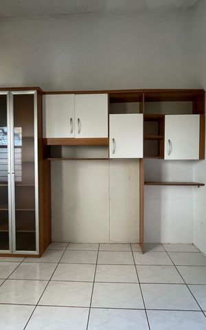 Casa para alugar com 600m², 4 quartos e 3 vagas Casa para alugar com 600m², 4 quartos e 3 vagasQuarto