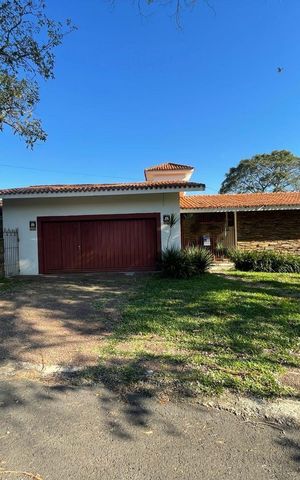 Casa para alugar com 600m², 4 quartos e 3 vagas Casa para alugar com 600m², 4 quartos e 3 vagasFachada