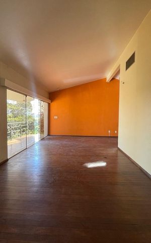 Casa para alugar com 600m², 4 quartos e 3 vagas Casa para alugar com 600m², 4 quartos e 3 vagasSala