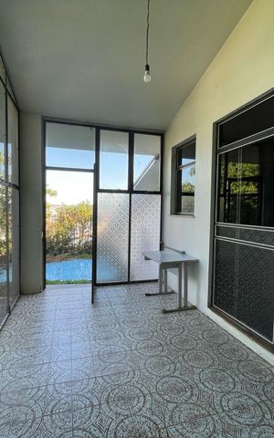 Casa para alugar com 600m², 4 quartos e 3 vagas Casa para alugar com 600m², 4 quartos e 3 vagasVaranda da cozinha