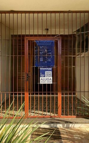 Casa para alugar com 600m², 4 quartos e 3 vagas Casa para alugar com 600m², 4 quartos e 3 vagasPlaca