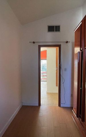 Casa para alugar com 600m², 4 quartos e 3 vagas Casa para alugar com 600m², 4 quartos e 3 vagasCloset da Suíte