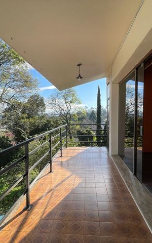 Casa para alugar com 600m², 4 quartos e 3 vagas Casa para alugar com 600m², 4 quartos e 3 vagasVaranda da sala