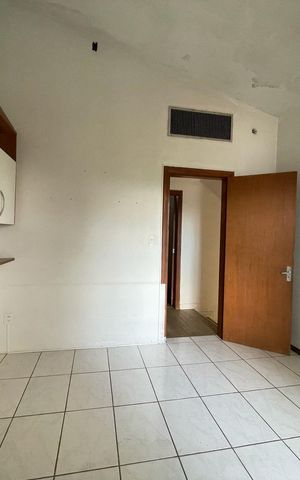 Casa para alugar com 600m², 4 quartos e 3 vagas Casa para alugar com 600m², 4 quartos e 3 vagasQuarto