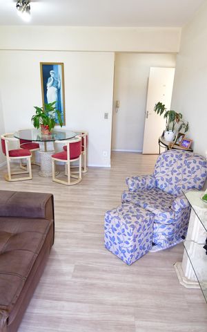 Apartamento à venda com 66m², 2 quartos e 2 vagasSala