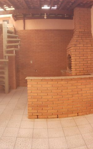 Casa à venda com 280m², 3 quartos e 2 vagas Casa à venda com 280m², 3 quartos e 2 vagasÁrea externa