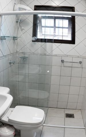 Casa para alugar com 320m², 4 quartos e 2 vagas Casa para alugar com 320m², 4 quartos e 2 vagasBanheiro 1