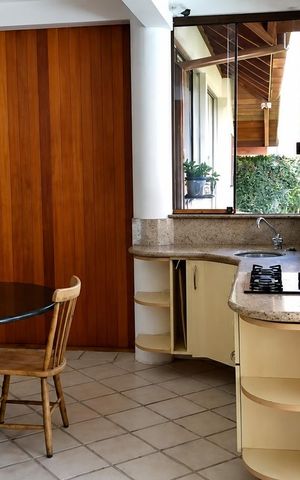 Casa para alugar com 320m², 4 quartos e 2 vagas Casa para alugar com 320m², 4 quartos e 2 vagasCozinha