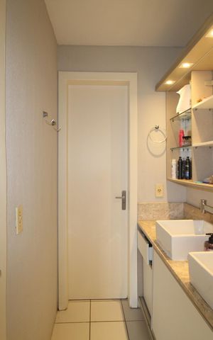 Casa de condomínio à venda com 102m², 2 quartos e 1 vagaBanheiro