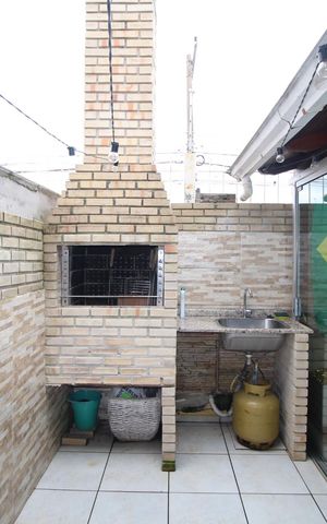 Casa de condomínio à venda com 102m², 2 quartos e 1 vagaChurrasqueira