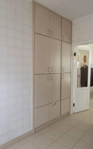 Casa à venda com 173m², 3 quartos e 2 vagas Casa à venda com 173m², 3 quartos e 2 vagasCozinha