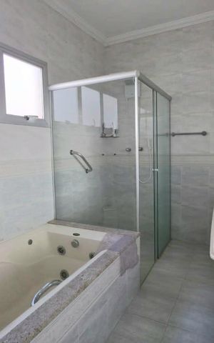 Casa à venda com 173m², 3 quartos e 2 vagas Casa à venda com 173m², 3 quartos e 2 vagasBanheiro
