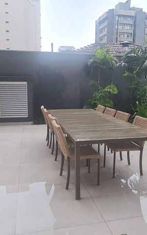Apartamento à venda com 180m², 3 quartos e 3 vagas Apartamento à venda com 180m², 3 quartos e 3 vagasÁrea externa