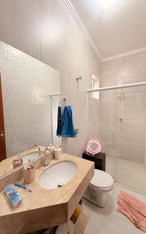Casa para alugar com 330m², 3 quartos e 6 vagasBanheiro Social