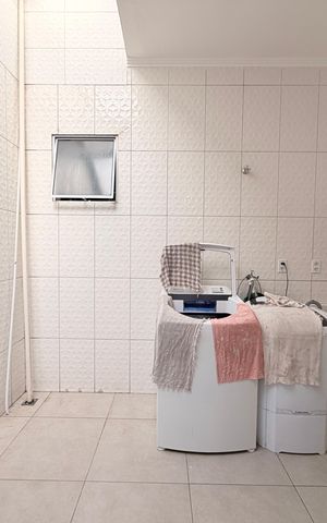 Casa para alugar com 330m², 3 quartos e 6 vagasÁrea de Serviço
