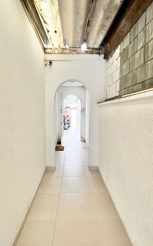 Casa à venda com 189m², 4 quartos e 4 vagas Casa à venda com 189m², 4 quartos e 4 vagasGaragem / Entrada
