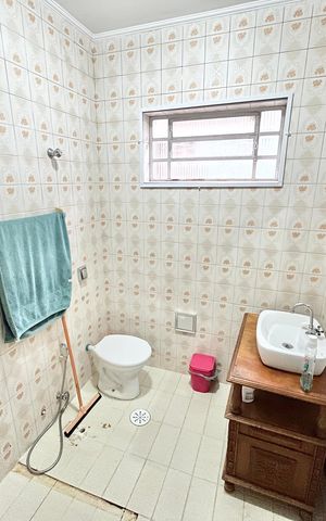 Casa à venda com 189m², 4 quartos e 4 vagas Casa à venda com 189m², 4 quartos e 4 vagasBanheiro
