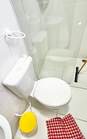 Casa à venda com 189m², 4 quartos e 4 vagas Casa à venda com 189m², 4 quartos e 4 vagasBanheiro da Edícula