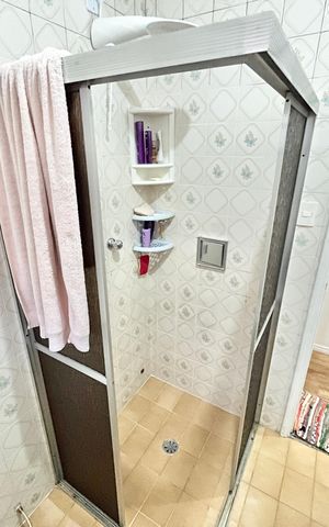 Casa à venda com 189m², 4 quartos e 4 vagas Casa à venda com 189m², 4 quartos e 4 vagasBanheiro da Suíte