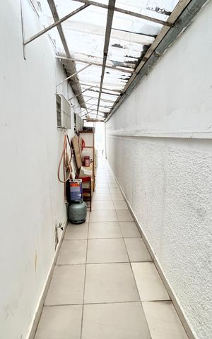 Casa à venda com 189m², 4 quartos e 4 vagas Casa à venda com 189m², 4 quartos e 4 vagasÁrea de Serviço / Corredor