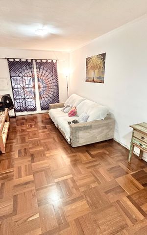 Casa à venda com 189m², 4 quartos e 4 vagas Casa à venda com 189m², 4 quartos e 4 vagasSala