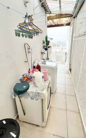 Casa à venda com 189m², 4 quartos e 4 vagas Casa à venda com 189m², 4 quartos e 4 vagasÁrea de Serviço / Corredor