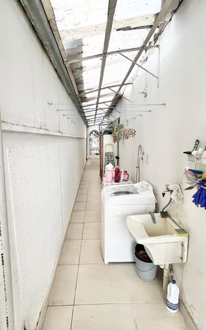 Casa à venda com 189m², 4 quartos e 4 vagas Casa à venda com 189m², 4 quartos e 4 vagasÁrea de Serviço / Corredor