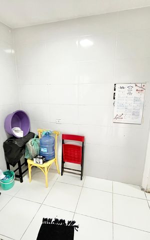 Casa à venda com 189m², 4 quartos e 4 vagas Casa à venda com 189m², 4 quartos e 4 vagasCozinha / Edícula