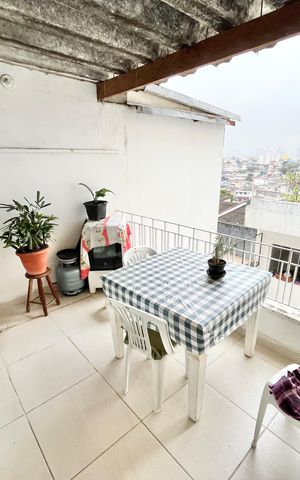 Casa à venda com 189m², 4 quartos e 4 vagas Casa à venda com 189m², 4 quartos e 4 vagasVaranda