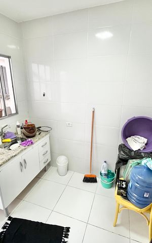Casa à venda com 189m², 4 quartos e 4 vagas Casa à venda com 189m², 4 quartos e 4 vagasCozinha / Edícula